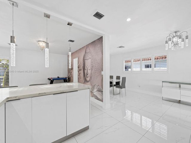 6951 S Miami Lakeway S 6951, Miami Lakes, FL 33014