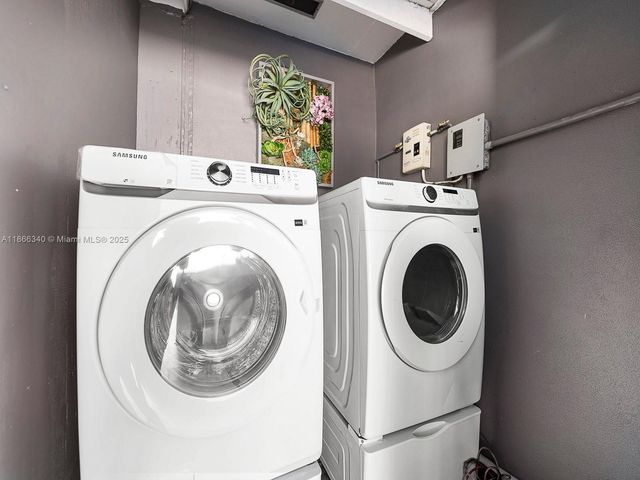 6951 S Miami Lakeway S 6951, Miami Lakes, FL 33014