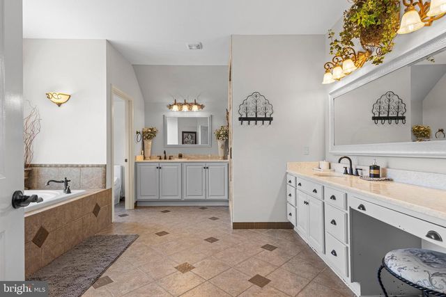 411 RED CLAY DR, Kennett Square, PA 19348