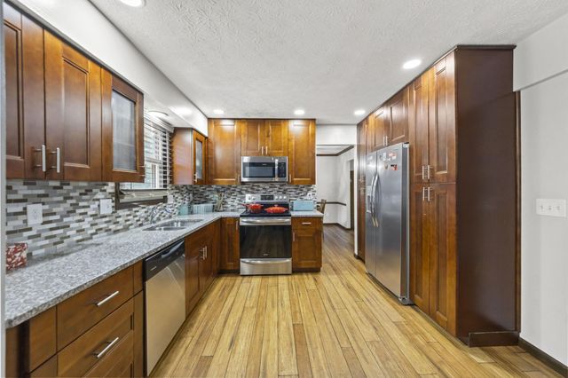 1099 Melinda Drive, Westerville, OH 43081