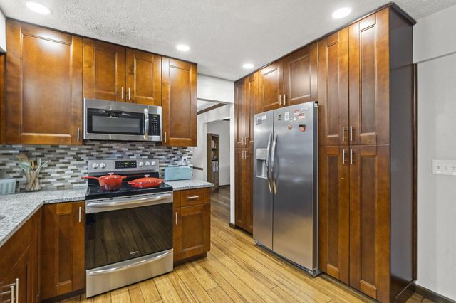 1099 Melinda Drive, Westerville, OH 43081