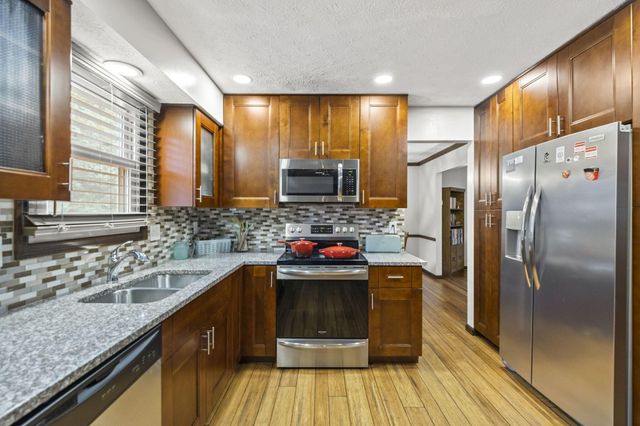 1099 Melinda Drive, Westerville, OH 43081