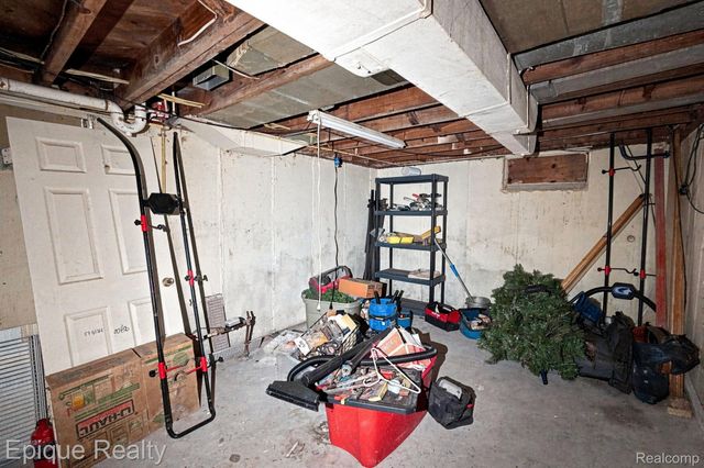 912 W Genesee Street, Flint, MI 48504