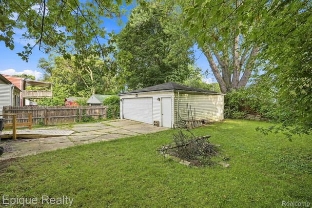 912 W Genesee Street, Flint, MI 48504