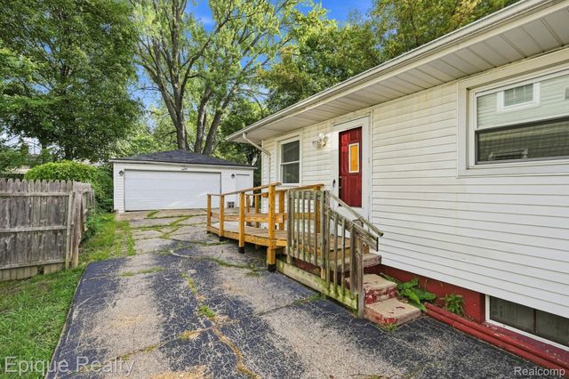 912 W Genesee Street, Flint, MI 48504