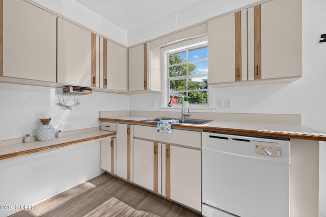 335 Hillside Avenue, Daytona Beach, FL 32118
