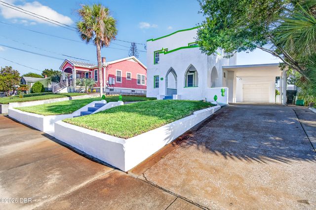 335 Hillside Avenue, Daytona Beach, FL 32118