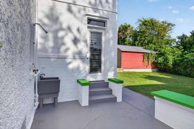 335 Hillside Avenue, Daytona Beach, FL 32118