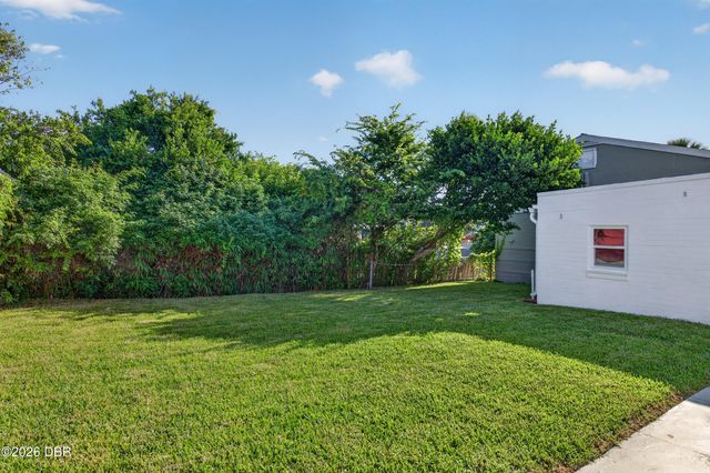 335 Hillside Avenue, Daytona Beach, FL 32118