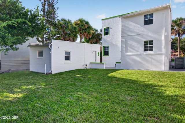 335 Hillside Avenue, Daytona Beach, FL 32118