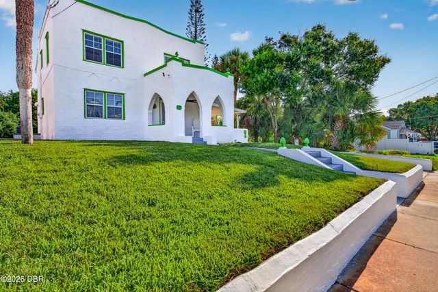 335 Hillside Avenue, Daytona Beach, FL 32118