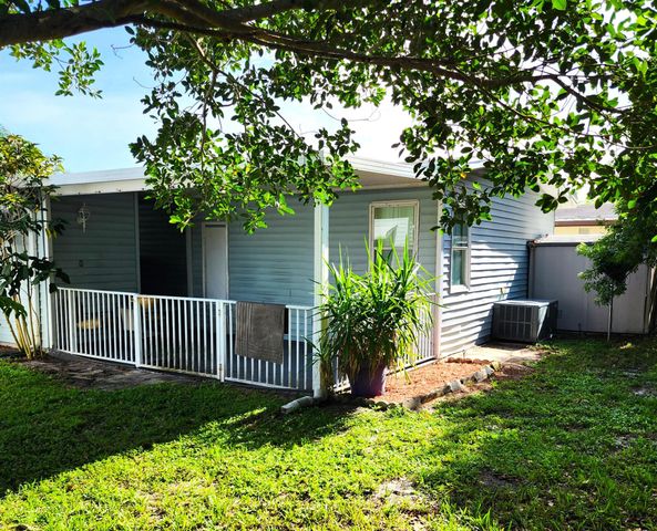 3393 Lake Overlook Place, Atlantis, FL 33462