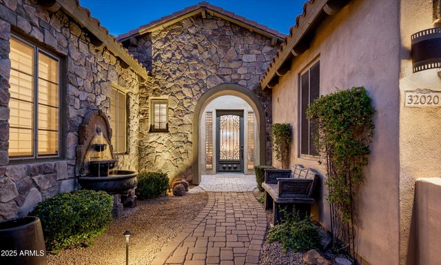 32020 N 20TH Drive, Phoenix, AZ 85085
