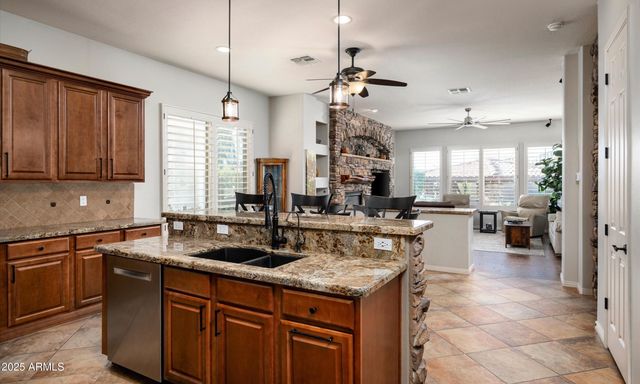 32020 N 20TH Drive, Phoenix, AZ 85085