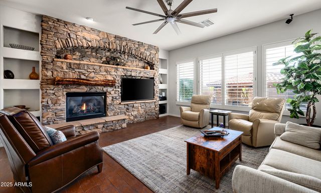 32020 N 20TH Drive, Phoenix, AZ 85085