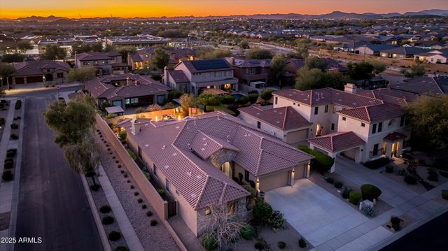 32020 N 20TH Drive, Phoenix, AZ 85085