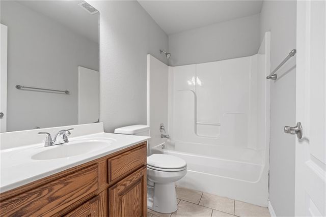 1110 E Courage, Siloam Springs, AR 72761