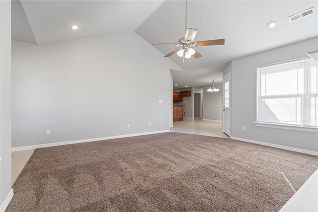 1110 E Courage, Siloam Springs, AR 72761