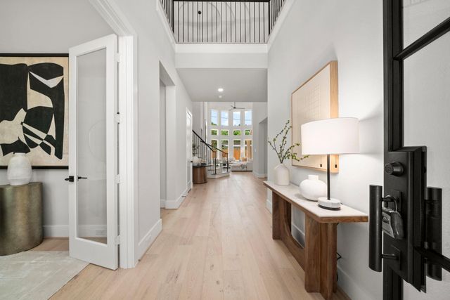 8033 Ridgeview Drive, Houston, TX 77055