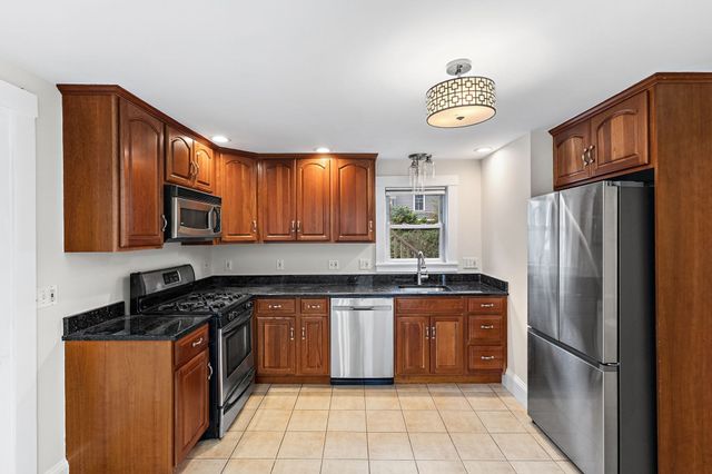 22 Salem St. 1, Winchester, MA 01890