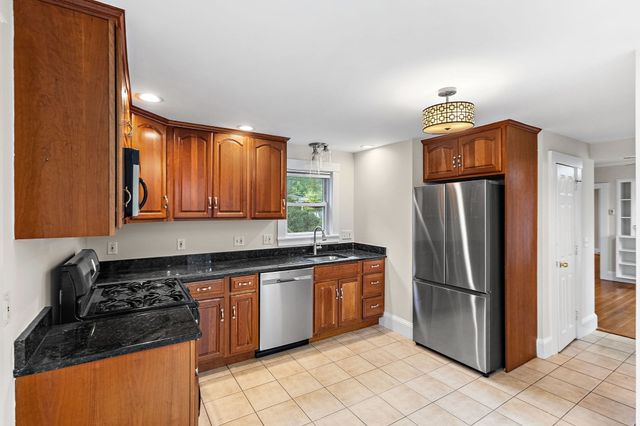 22 Salem St. 1, Winchester, MA 01890