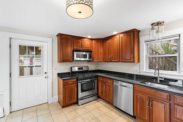 22 Salem St. 1, Winchester, MA 01890