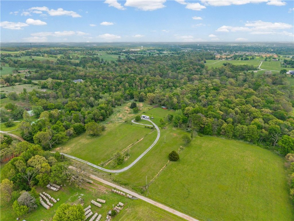 20611 Russell Corner Road, Gravette, AR 72736