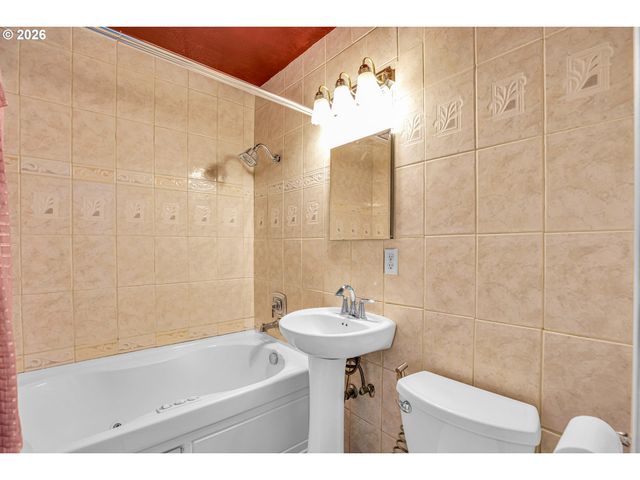 3225 Se 55TH Ave, Portland, OR 97206