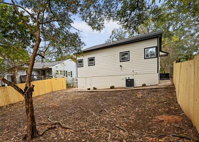 1273 Pine Avenue, East Point, GA 30344