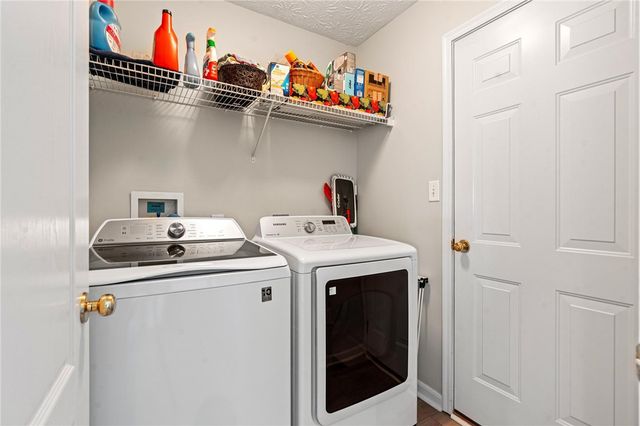 4199 Old Osprey Circle, Miamisburg, OH 45342