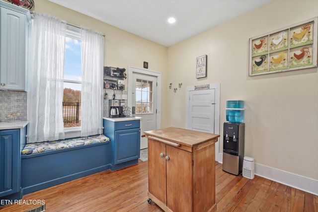 804 Lake City Hwy, Clinton, TN 37716