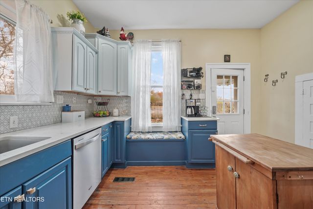 804 Lake City Hwy, Clinton, TN 37716