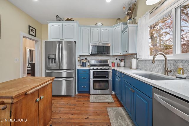 804 Lake City Hwy, Clinton, TN 37716