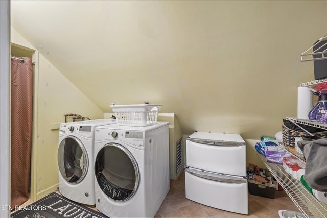 804 Lake City Hwy, Clinton, TN 37716