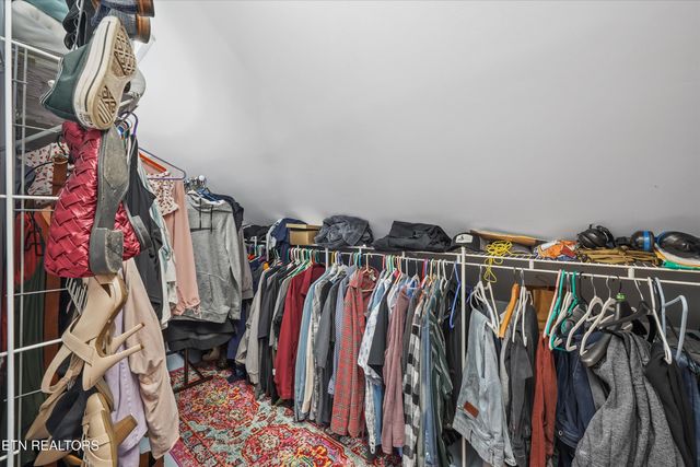 804 Lake City Hwy, Clinton, TN 37716