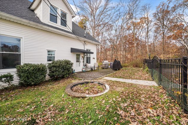 804 Lake City Hwy, Clinton, TN 37716