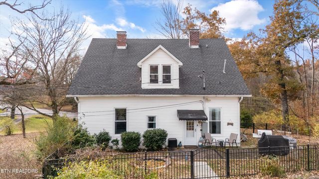 804 Lake City Hwy, Clinton, TN 37716