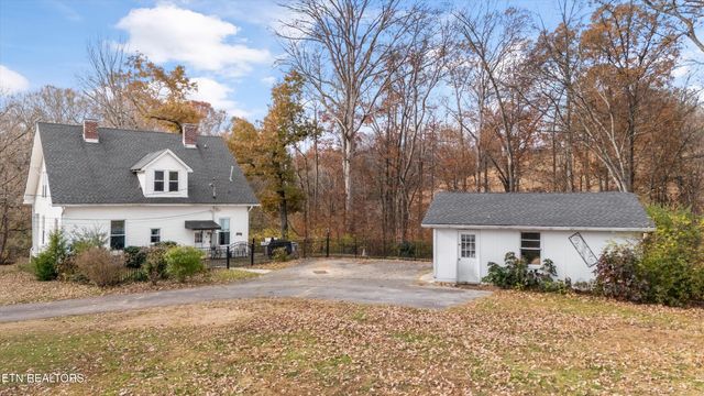 804 Lake City Hwy, Clinton, TN 37716