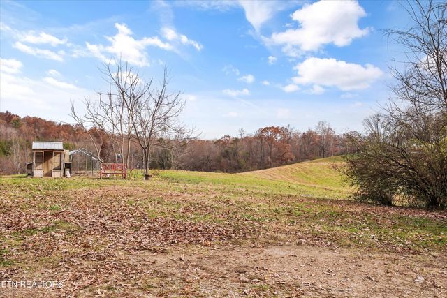 804 Lake City Hwy, Clinton, TN 37716