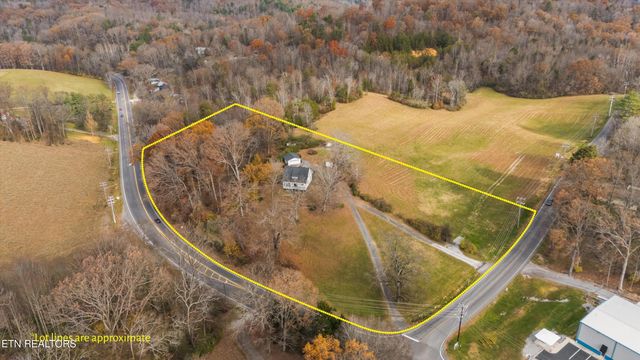 804 Lake City Hwy, Clinton, TN 37716