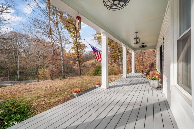 804 Lake City Hwy, Clinton, TN 37716