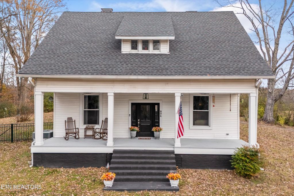 804 Lake City Hwy, Clinton, TN 37716