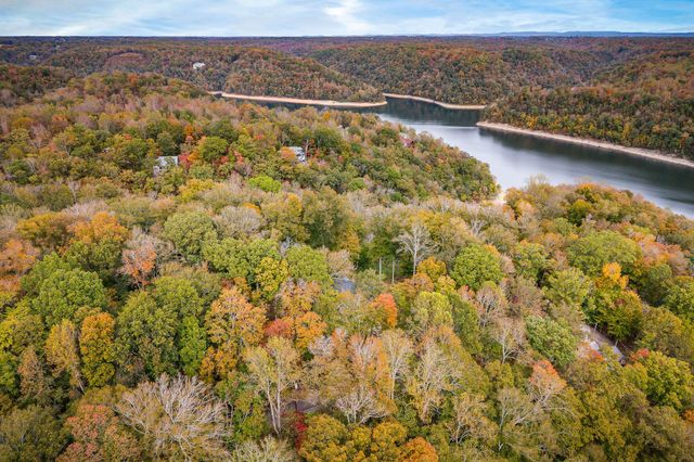 375 Winter Park Cir, Smithville, TN 37166