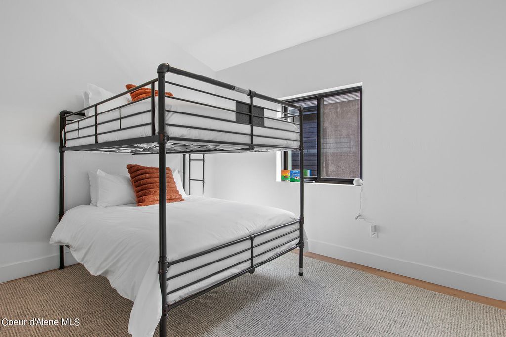 301 S 17TH ST, Coeur d'Alene, ID 83814 photo 32