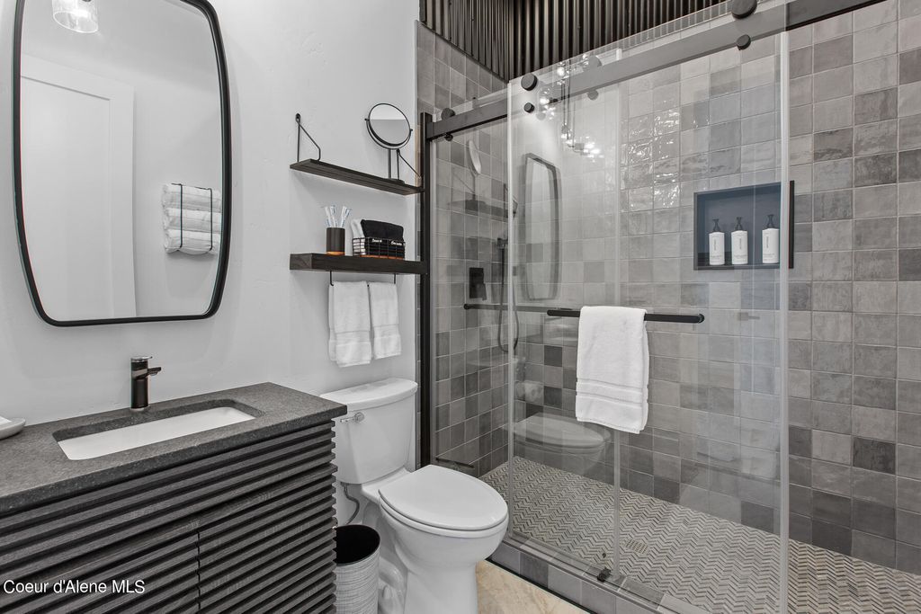 301 S 17TH ST, Coeur d'Alene, ID 83814 photo 33