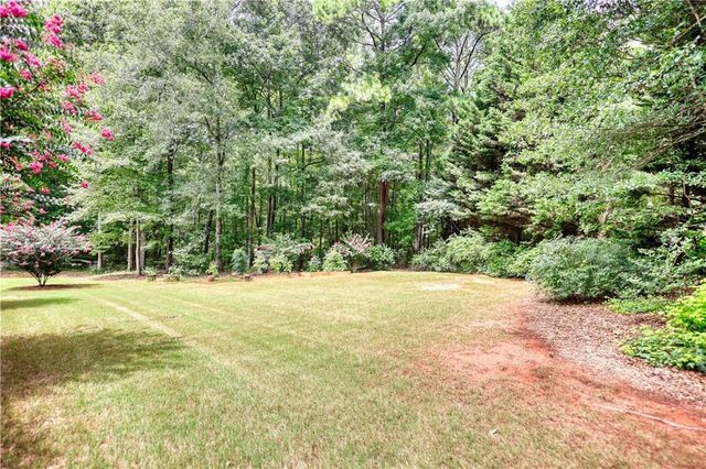 10 Nicklaus Circle, Social Circle, GA 30025