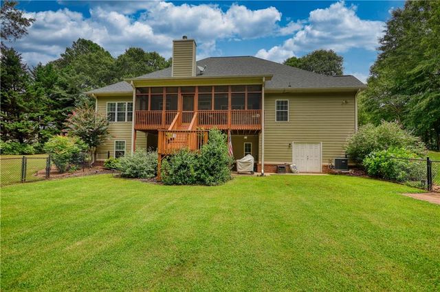 10 Nicklaus Circle, Social Circle, GA 30025