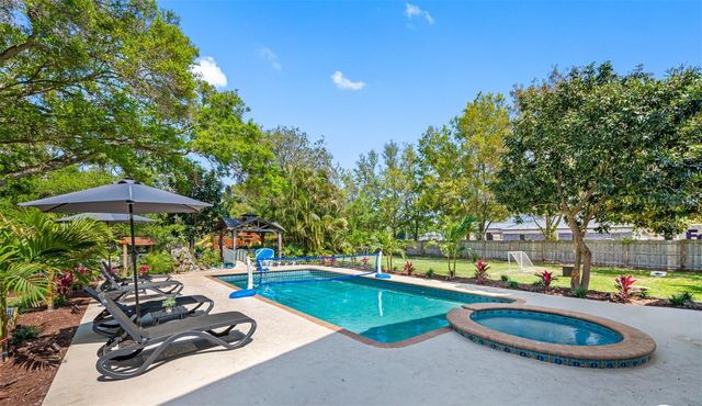 10852 131ST STREET N, Largo, FL 33774