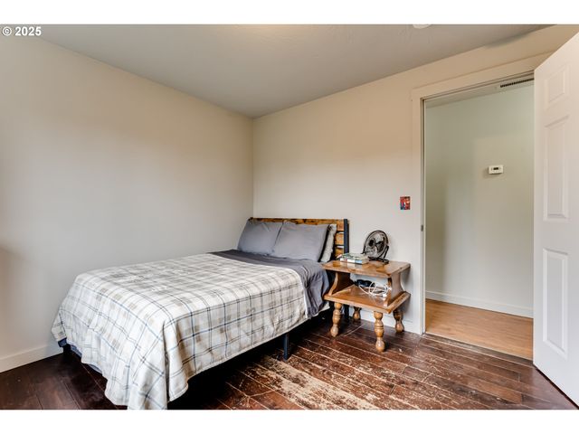 460 MEADOW Ln, Creswell, OR 97426