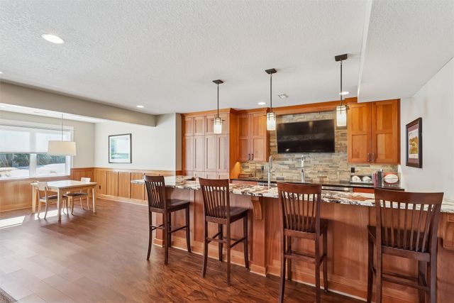 3101 162nd Street, Urbandale, IA 50323